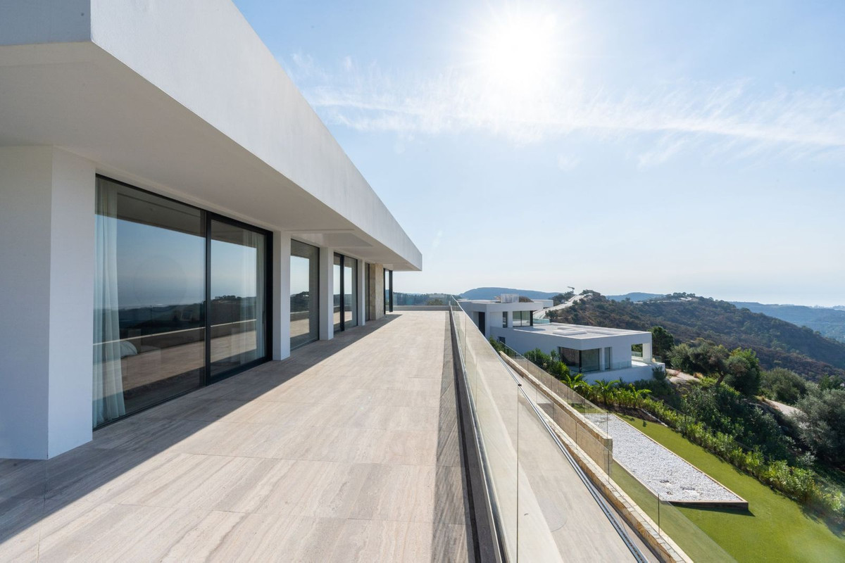 R4599757 - 7 Bedroom Villa in Benahavis, Malaga