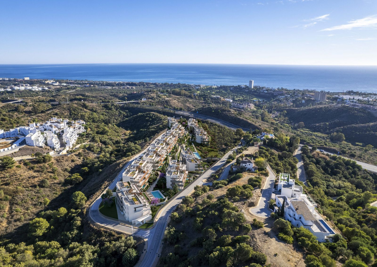 R4438783 - 3 Bedroom Penthouse in Marbella, Malaga