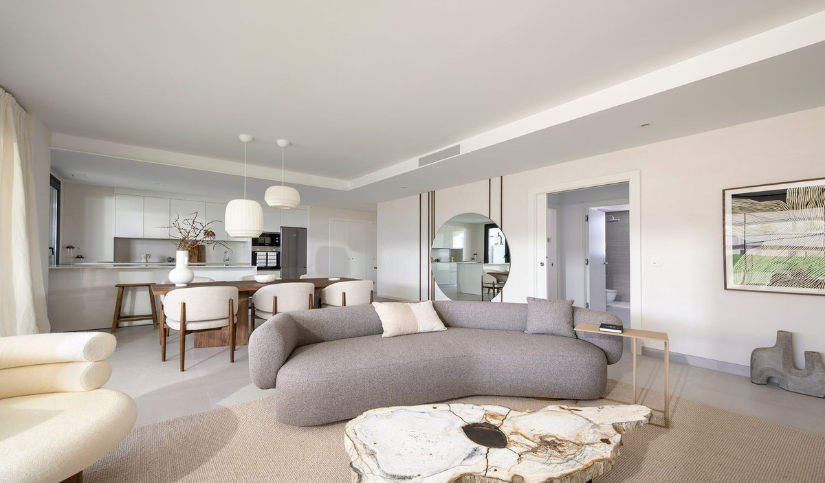 R4438783 - 3 Bedroom Penthouse in Marbella, Malaga