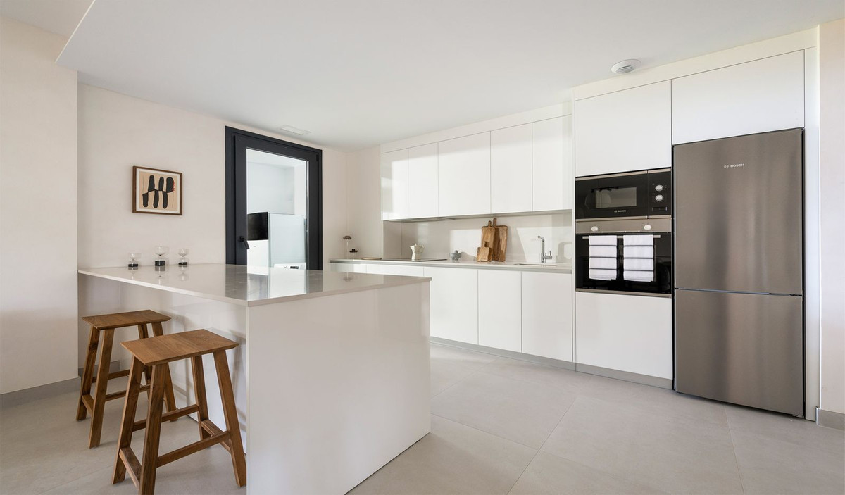 R4438783 - 3 Bedroom Penthouse in Marbella, Malaga