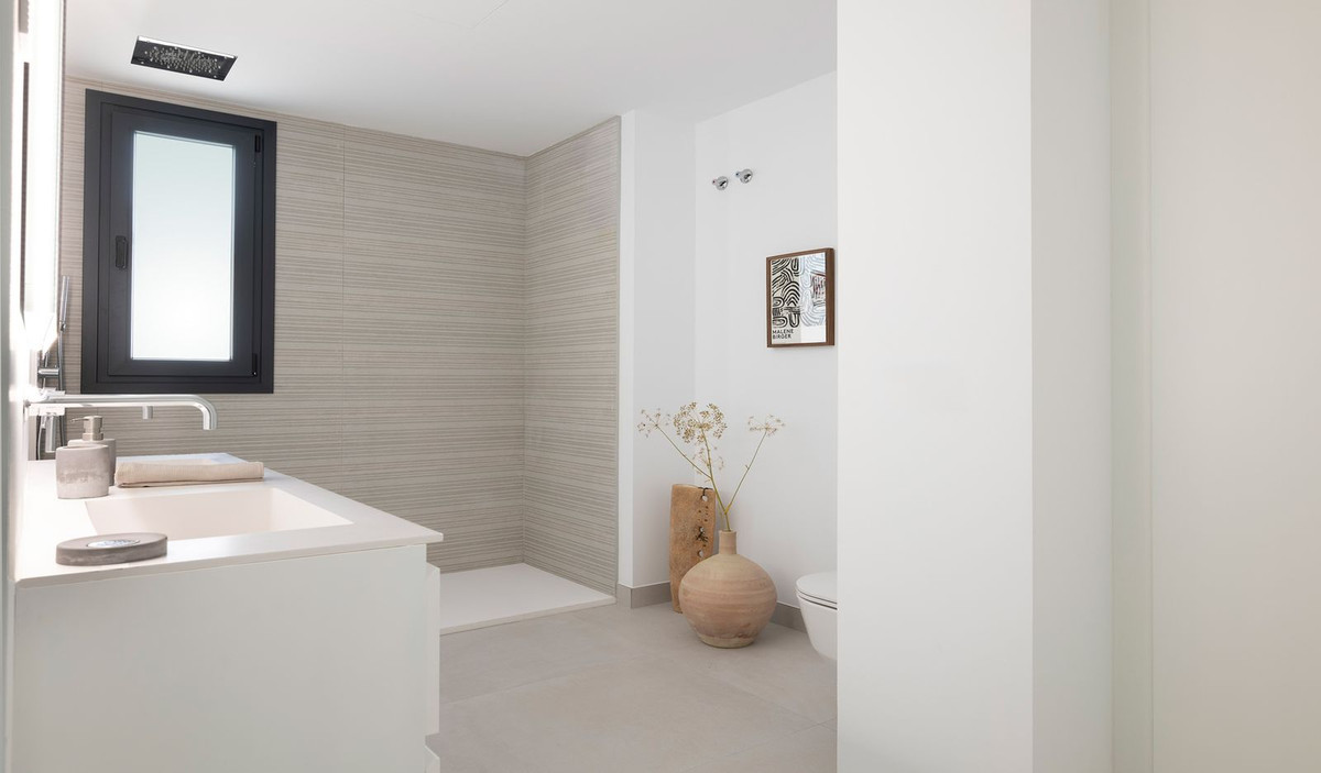 R4438783 - 3 Bedroom Penthouse in Marbella, Malaga