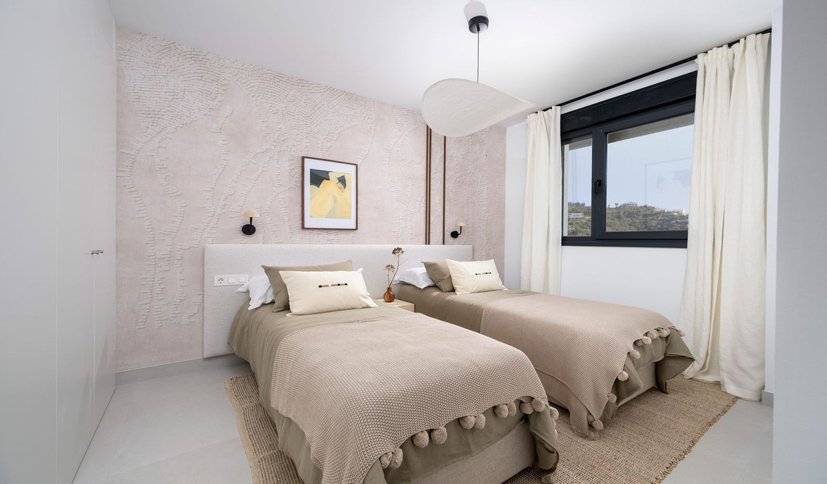 R4438783 - 3 Bedroom Penthouse in Marbella, Malaga