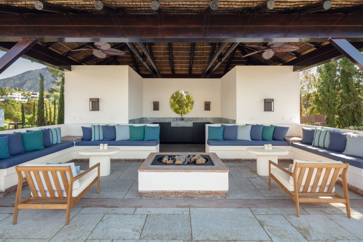 R4452358 - 16 Bedroom Villa in Marbella, Malaga