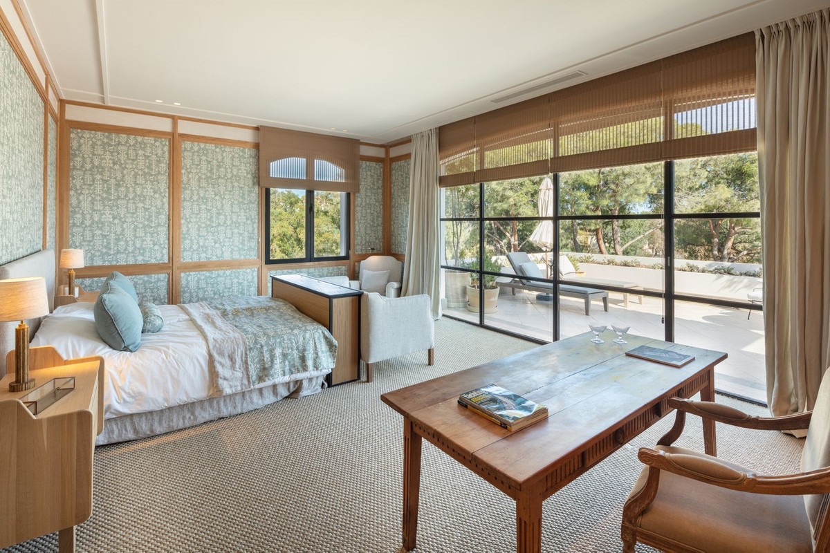 R4452358 - 16 Bedroom Villa in Marbella, Malaga
