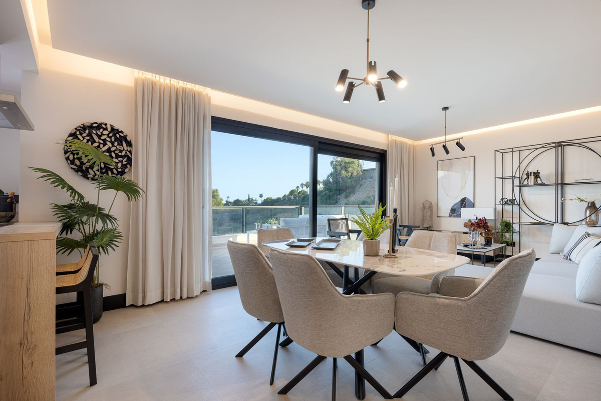 R4902445 - 3 Bedroom Apartment in Marbella, Malaga