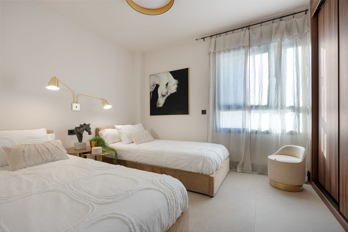 R4902445 - 3 Bedroom Apartment in Marbella, Malaga