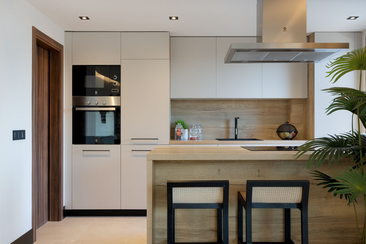R4902445 - 3 Bedroom Apartment in Marbella, Malaga