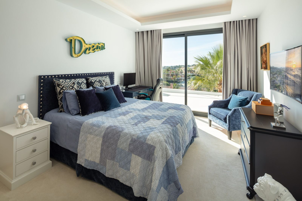 R4905736 - 7 Bedroom Villa in Marbella, Malaga