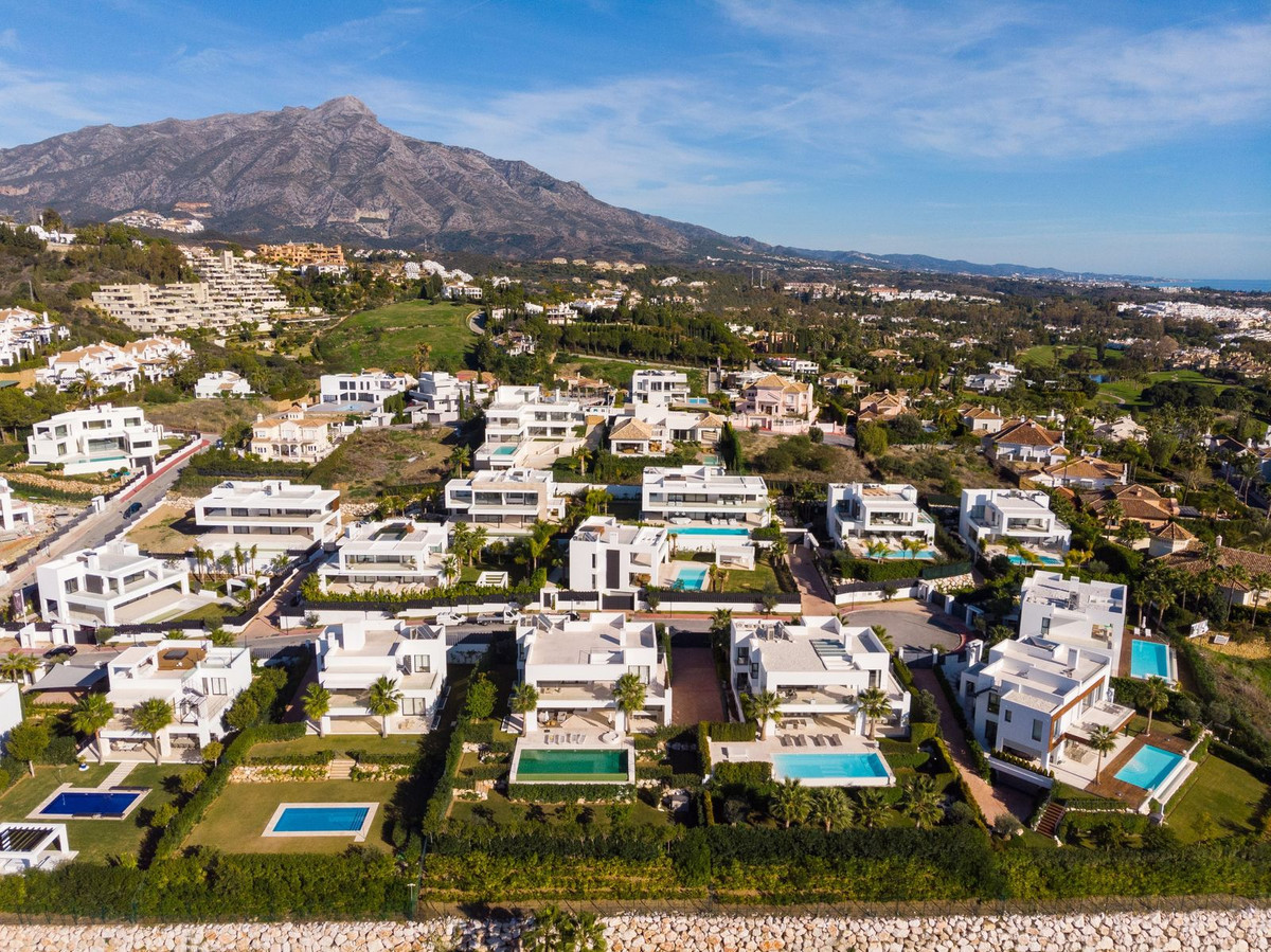 R4905736 - 7 Bedroom Villa in Marbella, Malaga