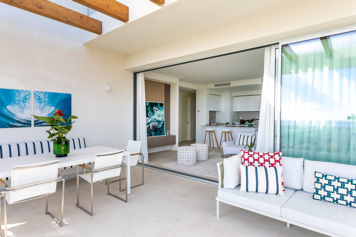 R4952650 - 2 Bedroom Apartment in Benahavis, Malaga