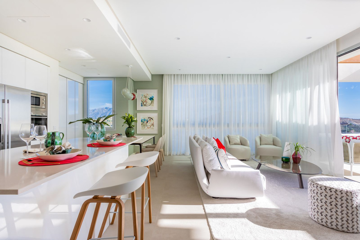 R4952650 - 2 Bedroom Apartment in Benahavis, Malaga