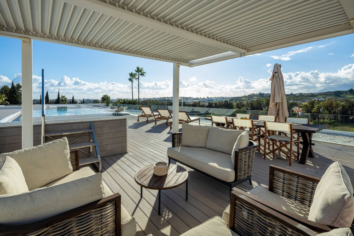 R4966810 - 6 Bedroom Villa in Marbella, Malaga