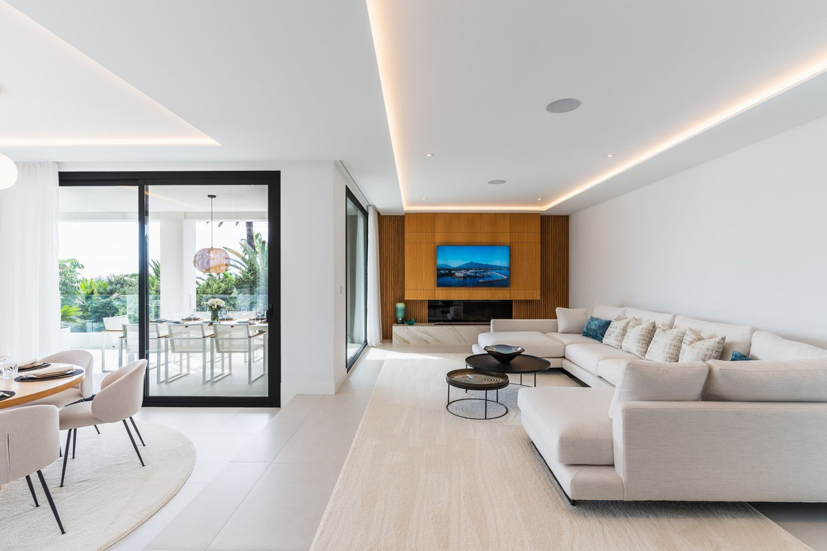 R4990411 - 4 Bedroom Villa in Marbella, Malaga