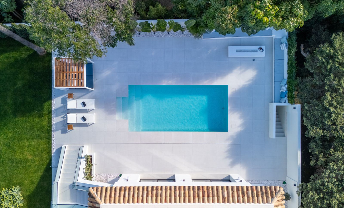 R4990411 - 4 Bedroom Villa in Marbella, Malaga
