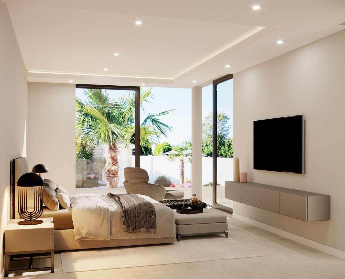 R4987177 - 5 Bedroom Villa in Marbella, Malaga