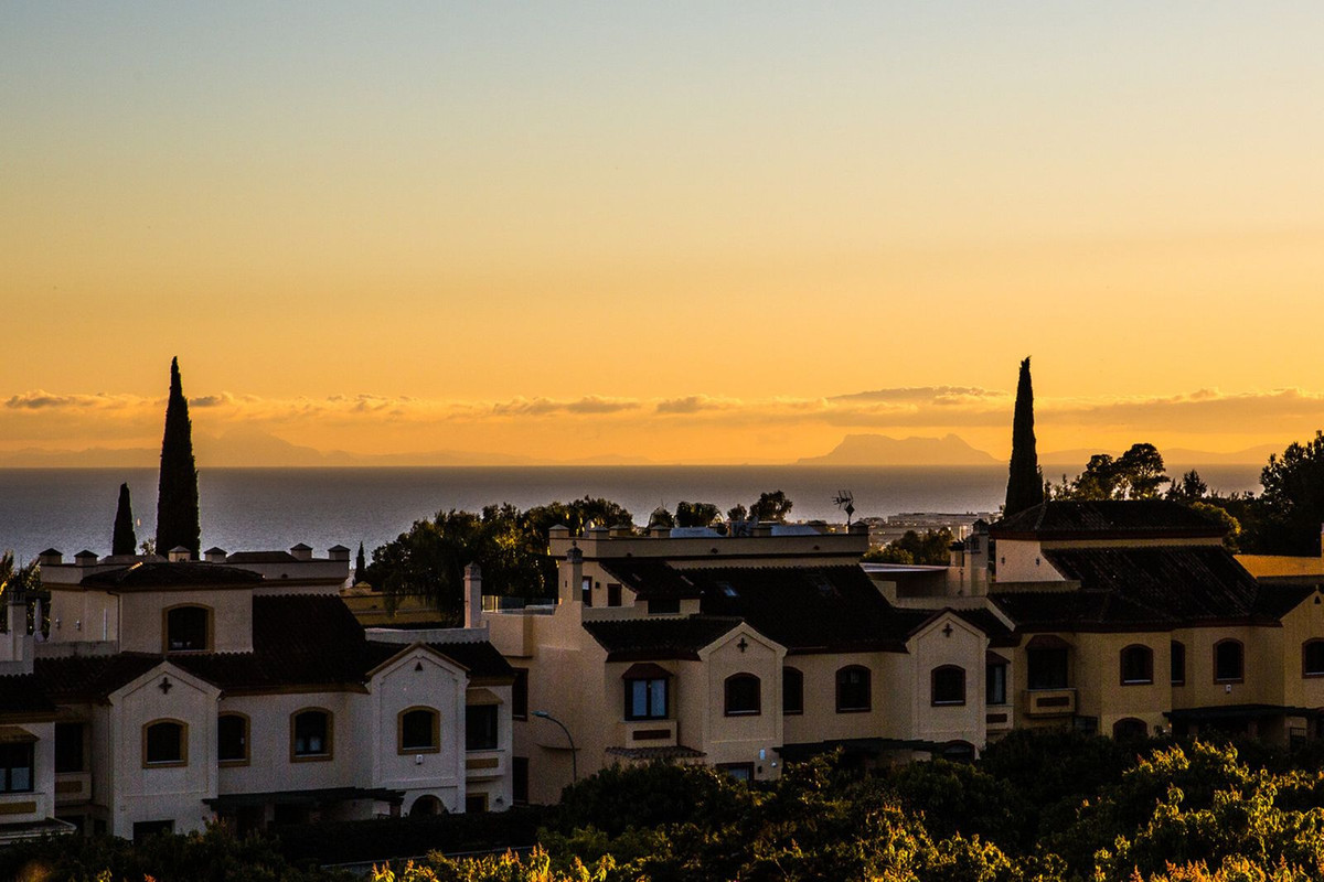 R4987177 - 5 Bedroom Villa in Marbella, Malaga