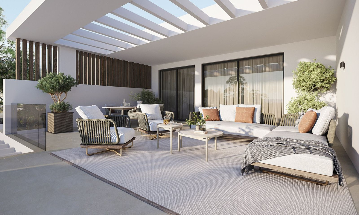 R4804678 - 3 Bedroom Penthouse in Estepona, Malaga