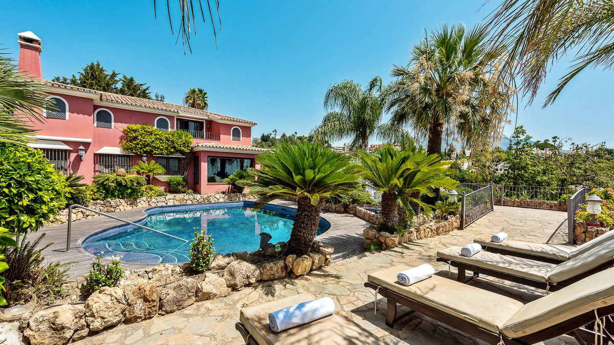 R4814053 - 5 Bedroom Villa in Marbella, Malaga R4814053 - 5 Bedroom Villa in Marbella, Malaga