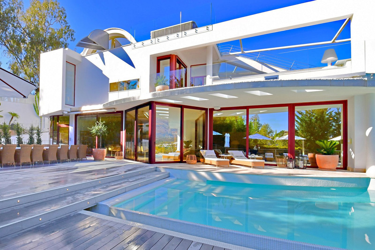 R4826599 - 7 Bedroom Villa in Marbella, Malaga