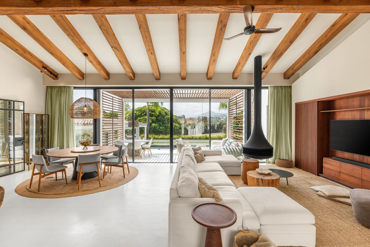 R4831537 - 5 Bedroom Villa in Marbella, Malaga
