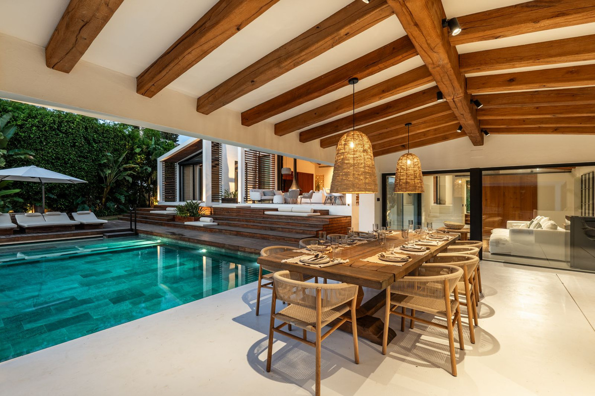 R4831537 - 5 Bedroom Villa in Marbella, Malaga