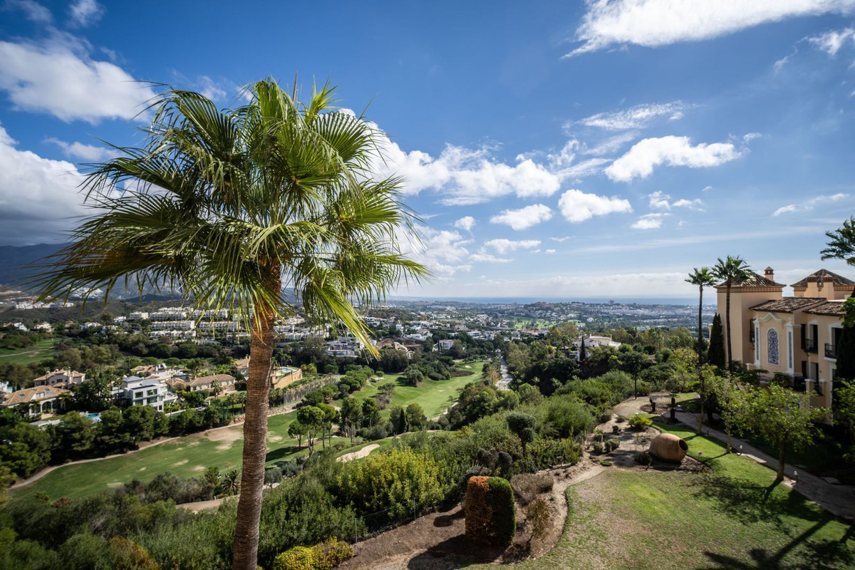 R4888504 - 3 Bedroom Penthouse in Benahavis, Malaga