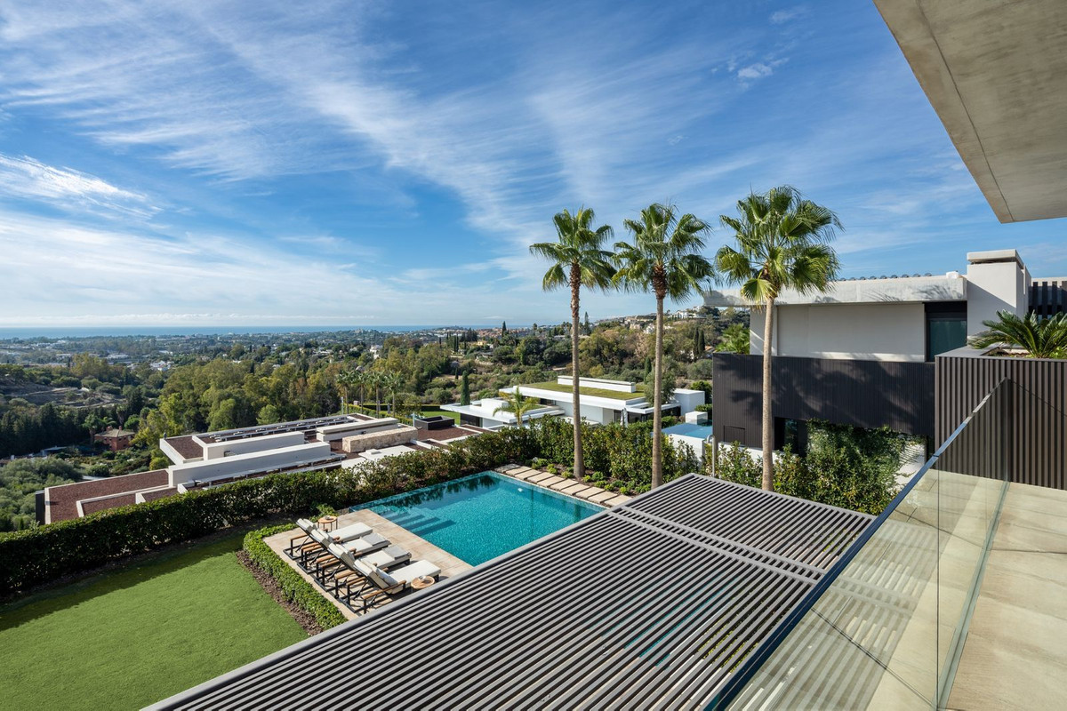 R4888363 - 6 Bedroom Villa in Benahavis, Malaga