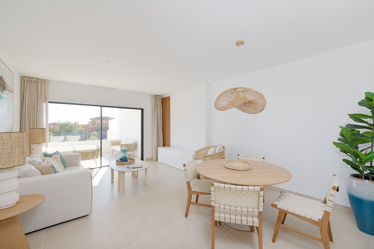 R4884448 - 2 Bedroom Apartment in Casares, Malaga