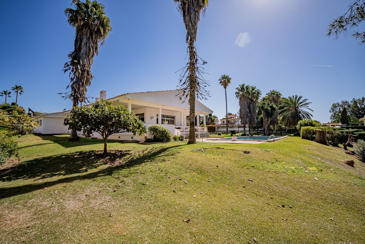 R4897033 - 7 Bedroom Villa in Marbella, Malaga