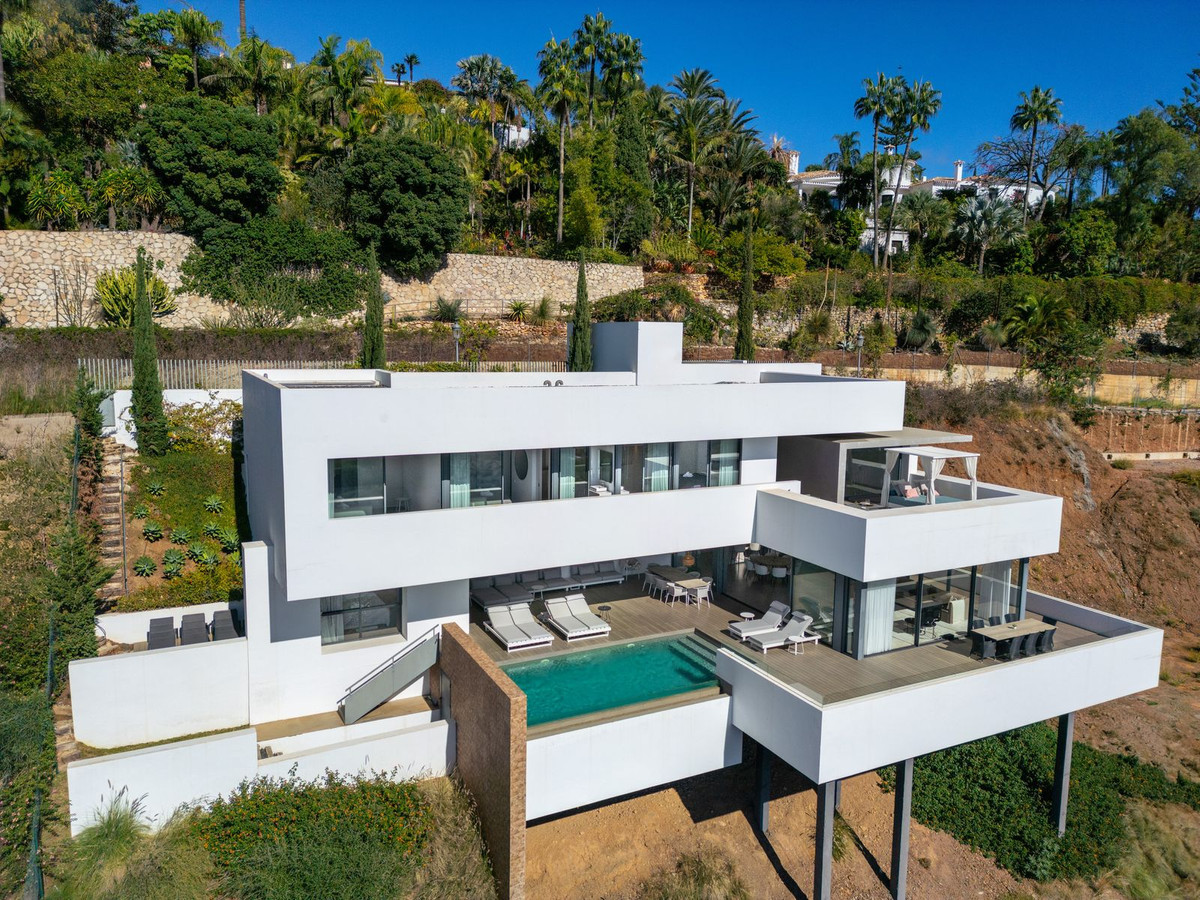 R4897366 - 4 Bedroom Villa in Benahavis, Malaga