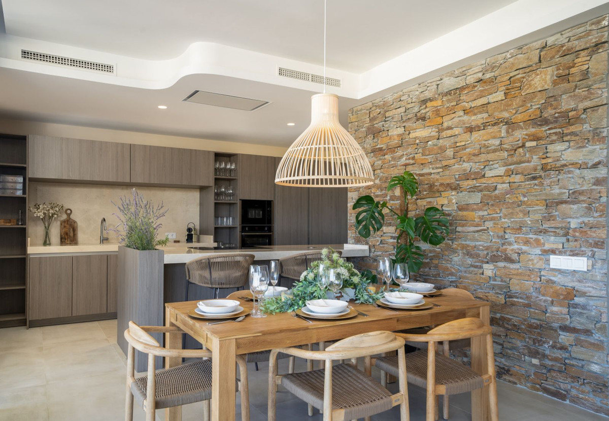 R3332665 - 4 Bedroom Villa in Benahavis, Malaga