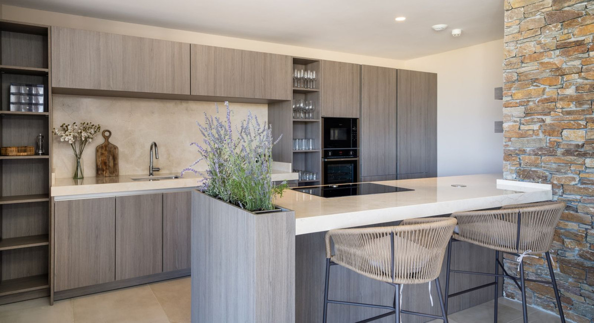 R3332665 - 4 Bedroom Villa in Benahavis, Malaga