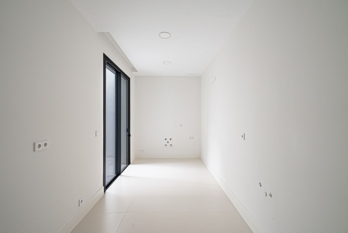 R3575680 - 4 Bedroom Villa in Marbella, Malaga