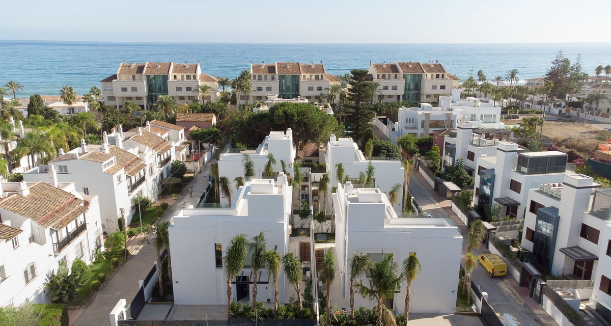 R3575680 - 4 Bedroom Villa in Marbella, Malaga
