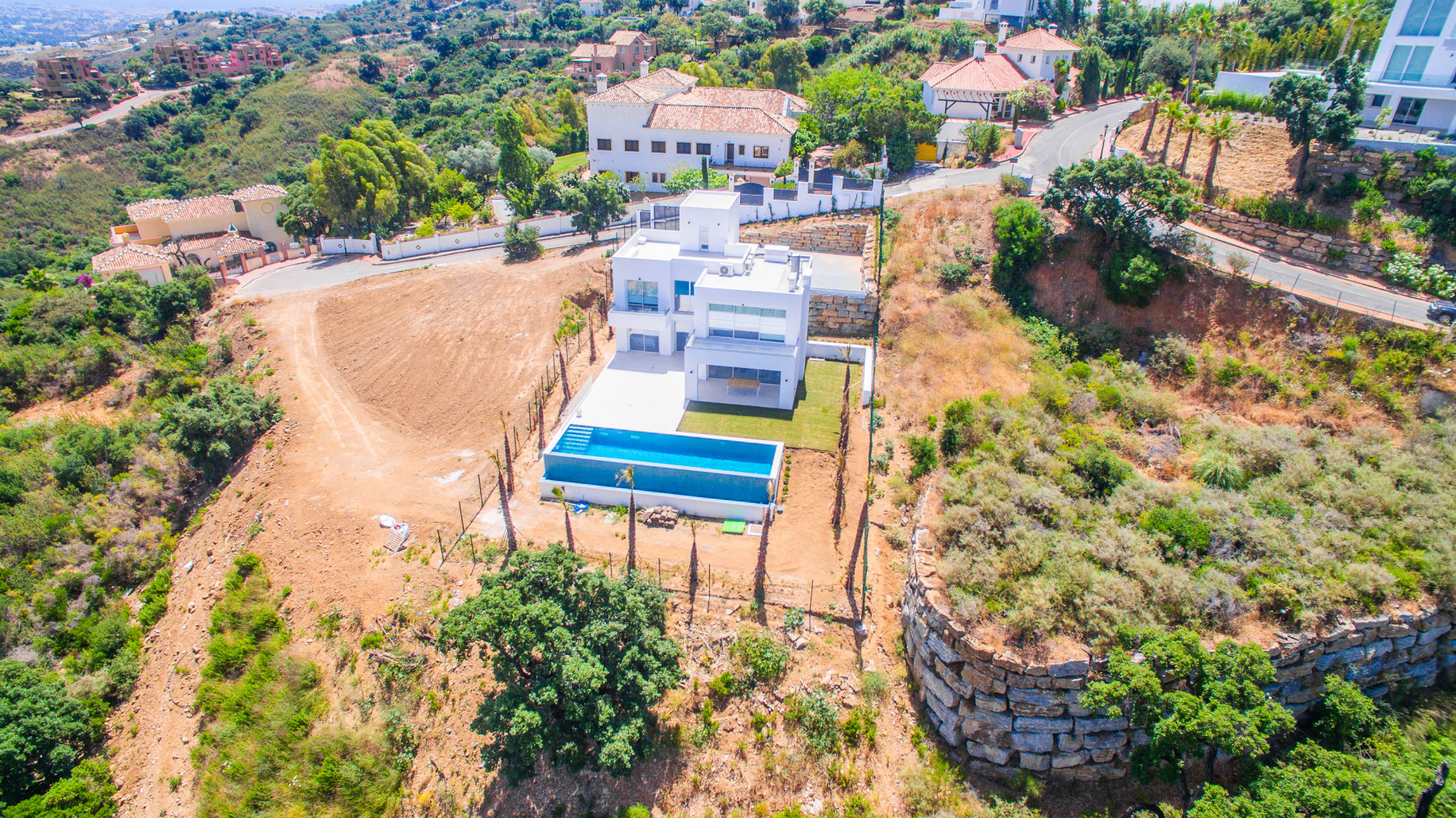 951-00007P - 3 Bedroom Villa in Marbella, Malaga