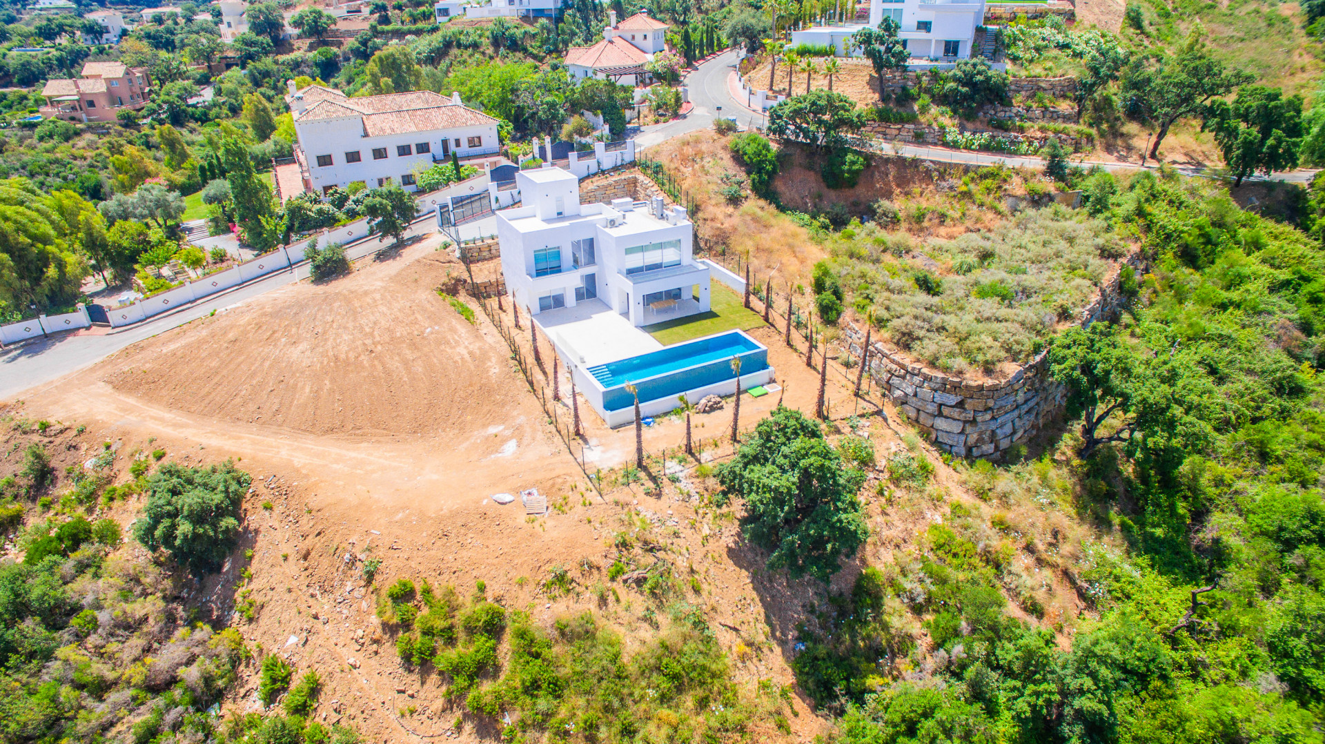 951-00007P - 3 Bedroom Villa in Marbella, Malaga