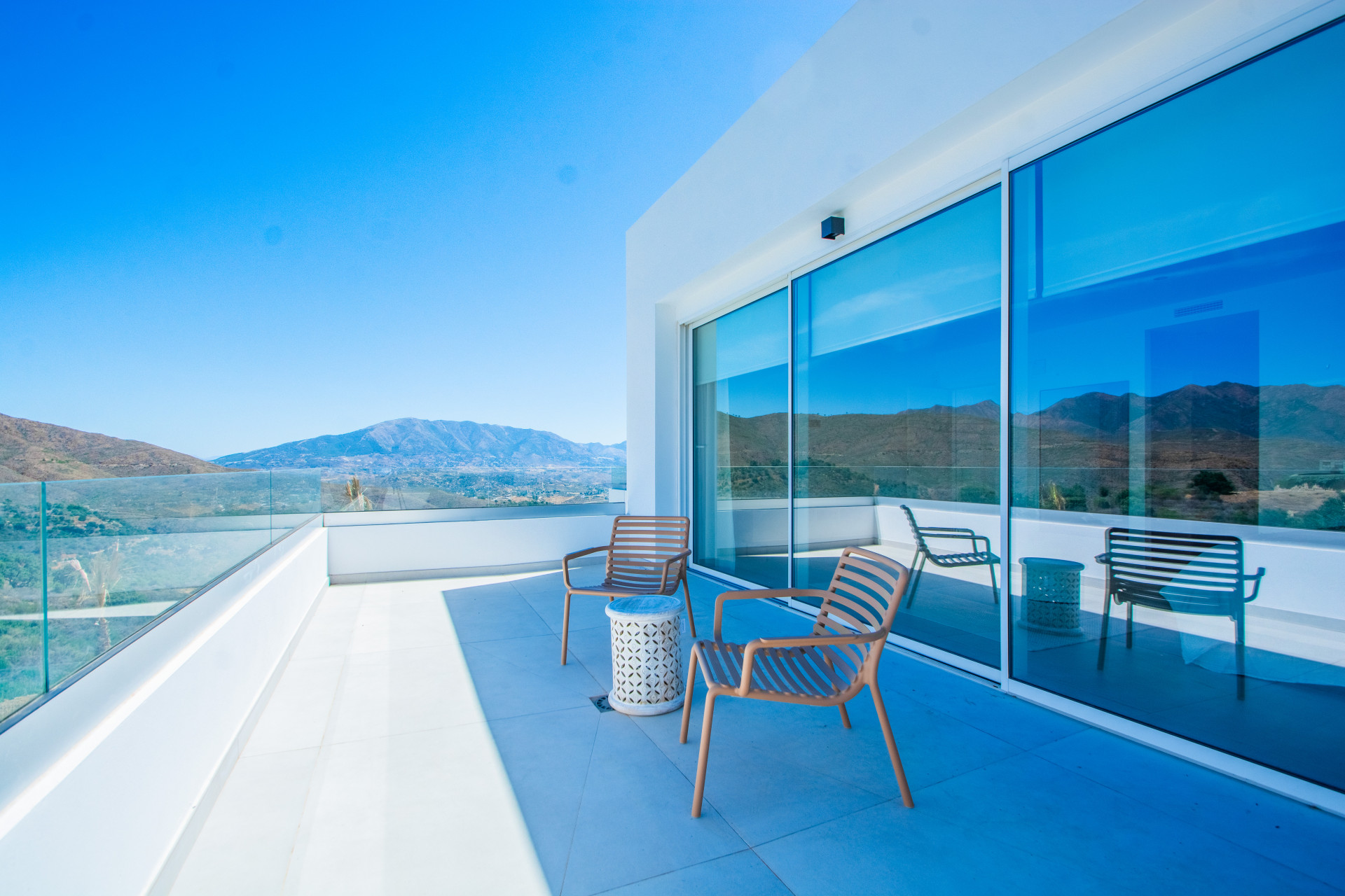 951-00007P - 3 Bedroom Villa in Marbella, Malaga