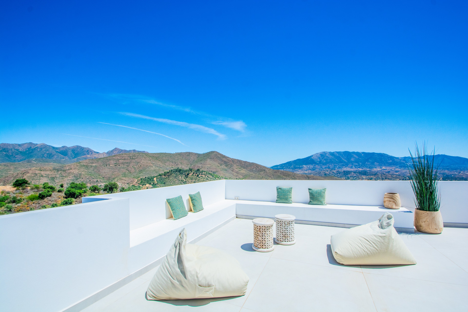 951-00007P - 3 Bedroom Villa in Marbella, Malaga