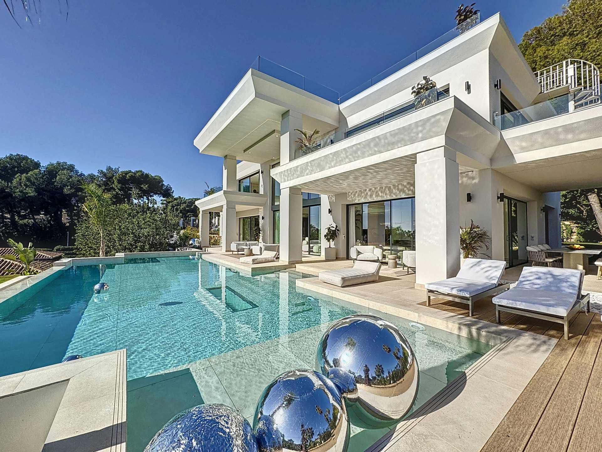 951-00001P - 7 Bedroom Villa in Marbella, Malaga 951-00001P - 7 Bedroom Villa in Marbella, Malaga