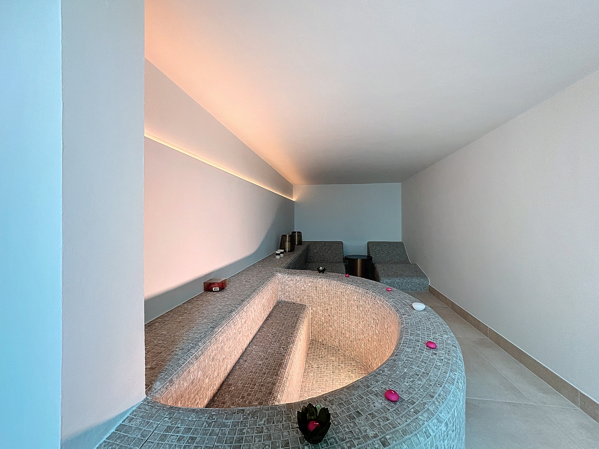 951-00001P - 7 Bedroom Villa in Marbella, Malaga