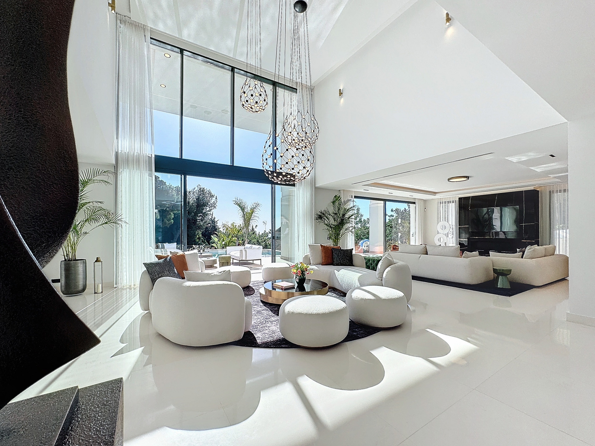951-00001P - 7 Bedroom Villa in Marbella, Malaga
