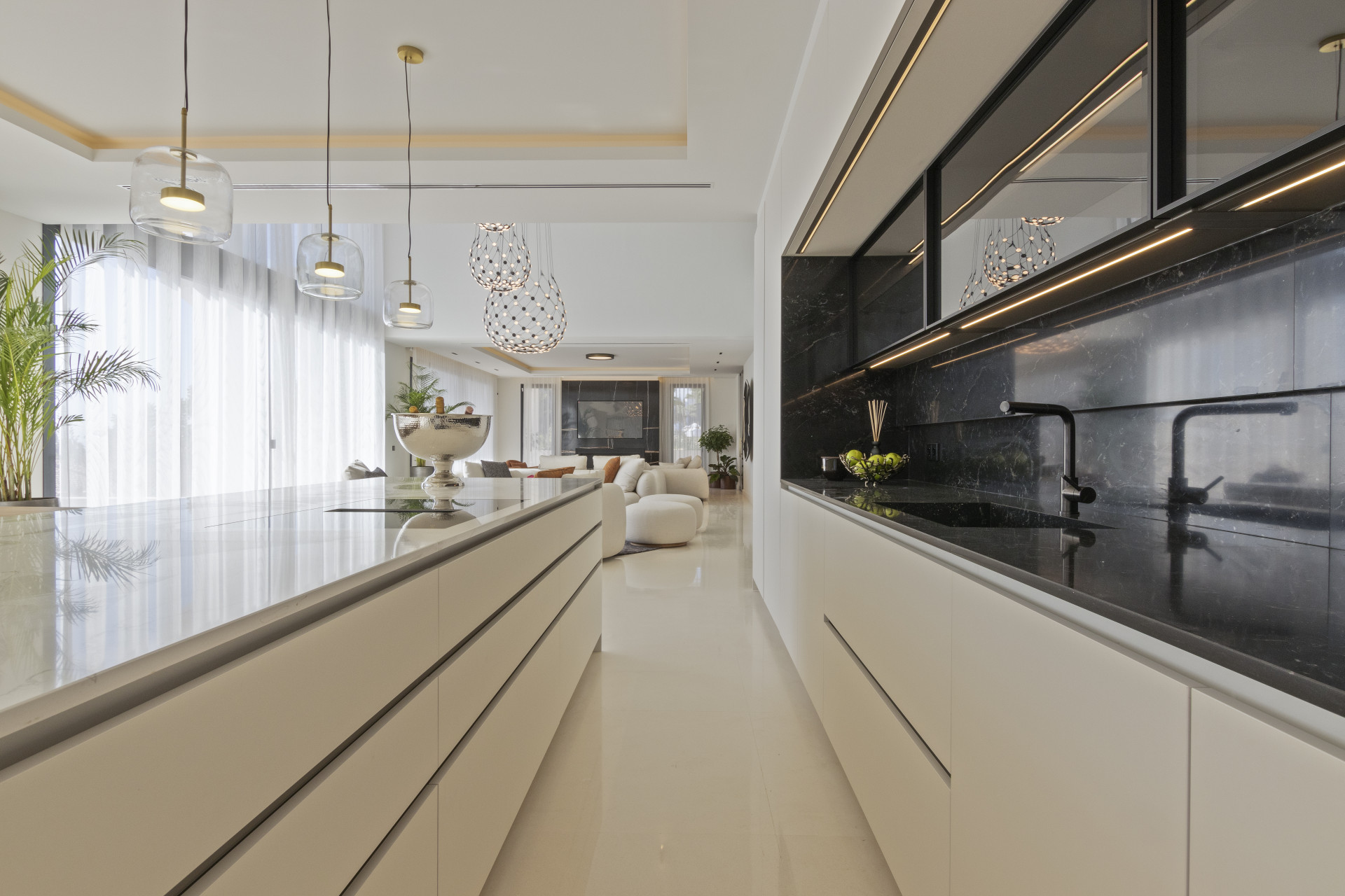 951-00001P - 7 Bedroom Villa in Marbella, Malaga