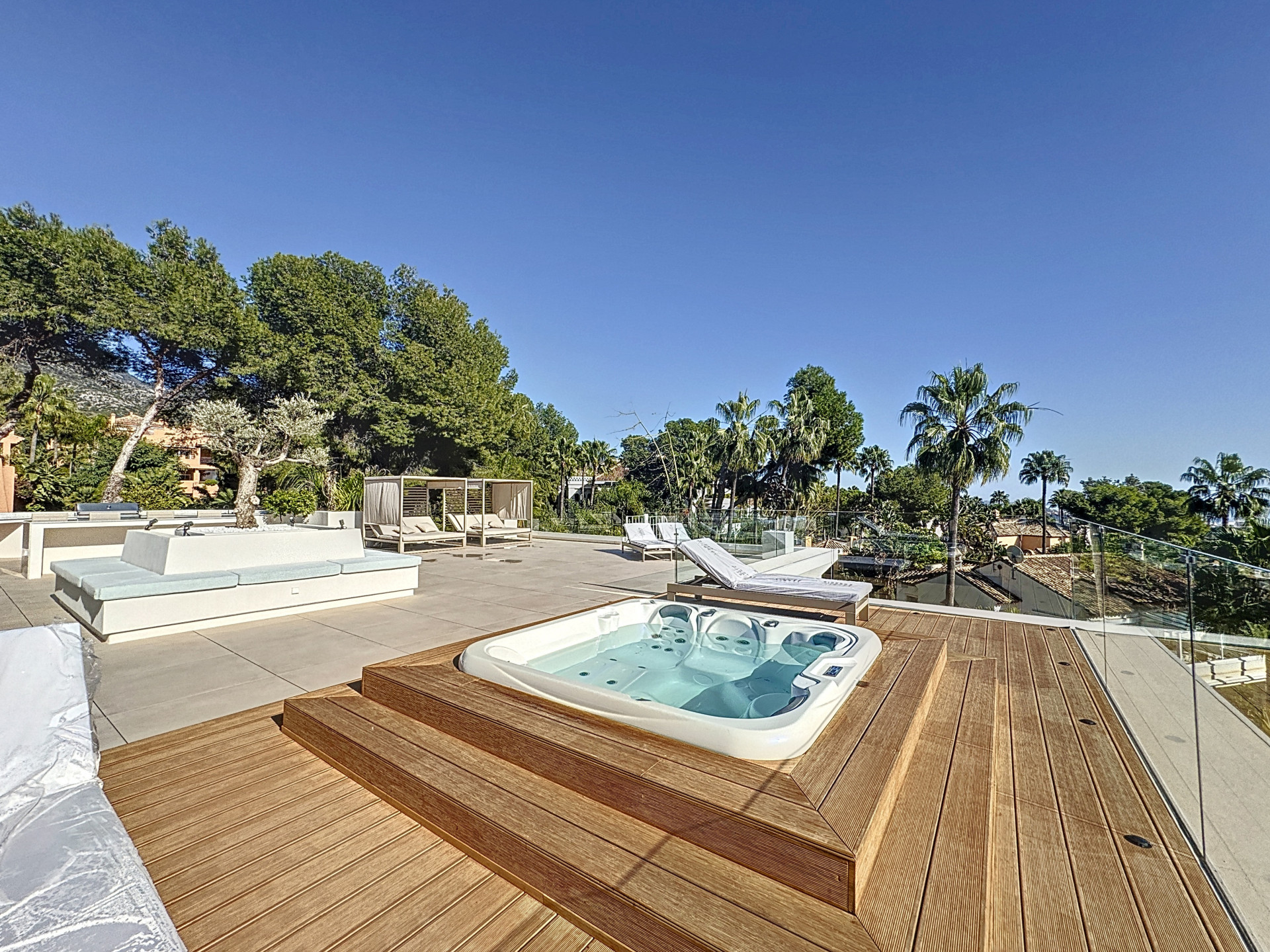 951-00001P - 7 Bedroom Villa in Marbella, Malaga