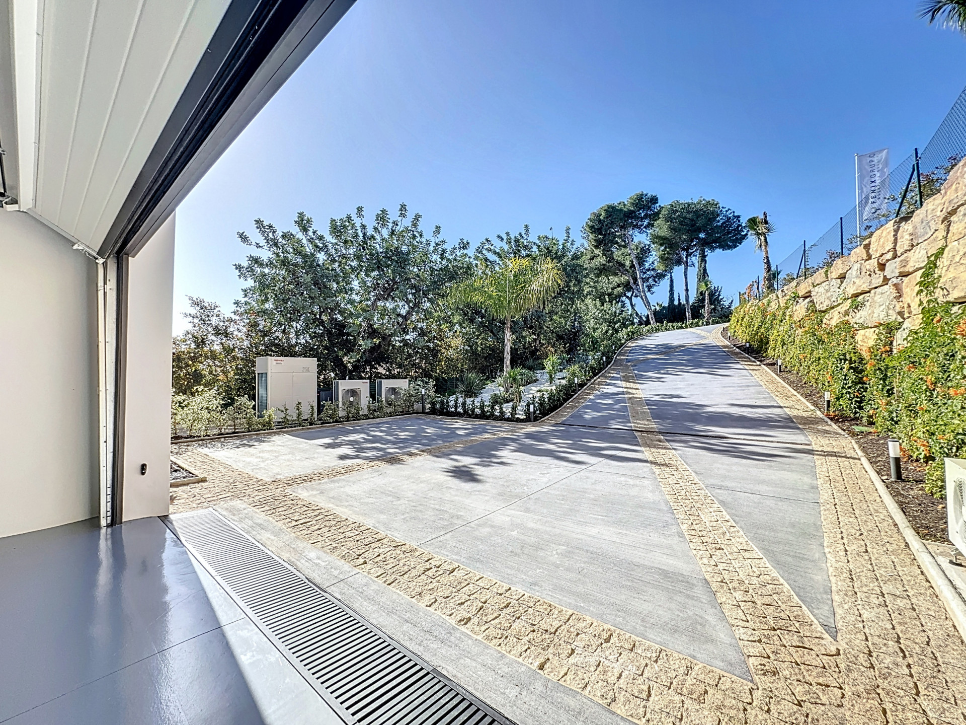 951-00001P - 7 Bedroom Villa in Marbella, Malaga