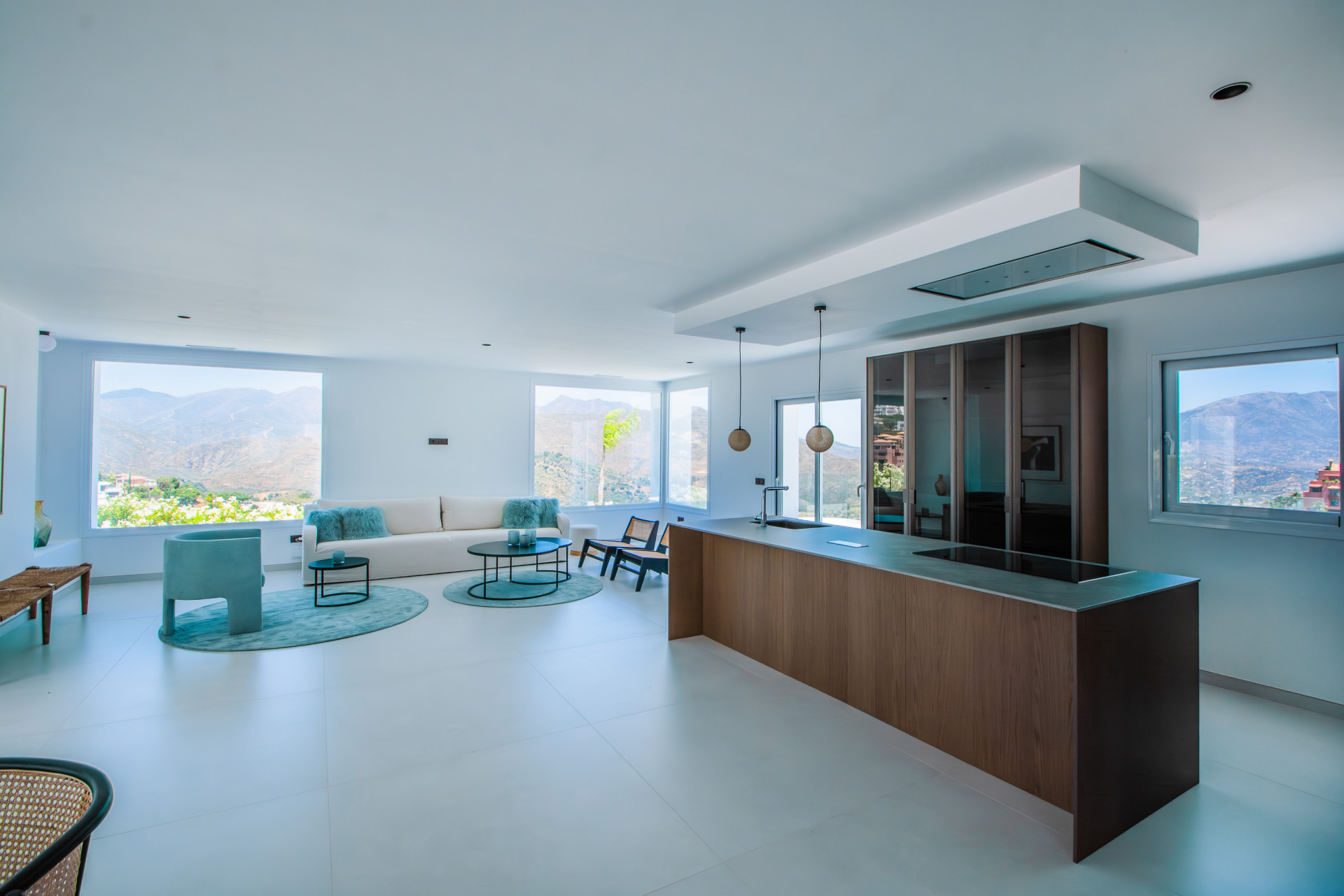 951-00009P - 4 Bedroom Villa in Marbella, Malaga