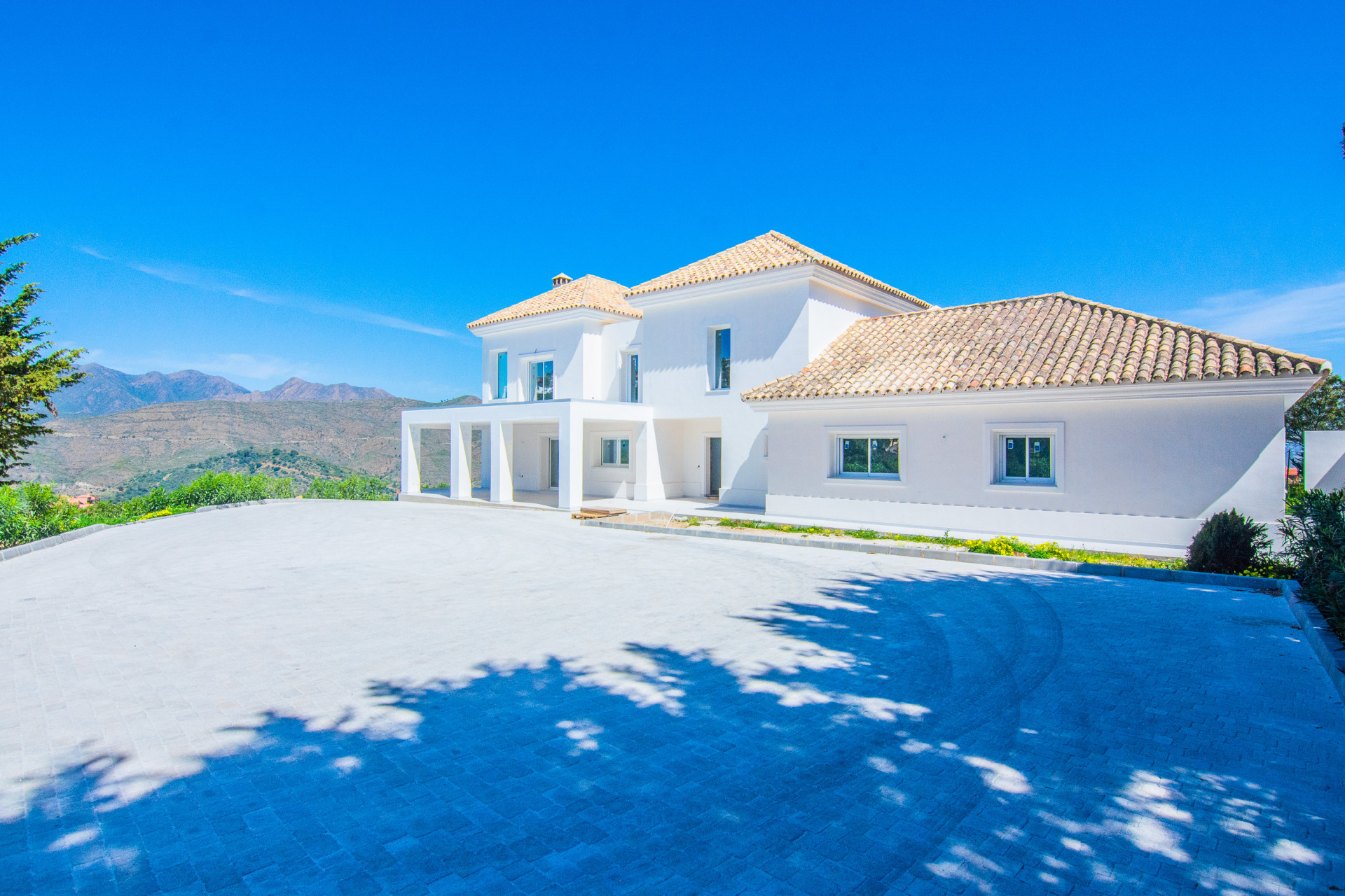 951-00009P - 4 Bedroom Villa in Marbella, Malaga