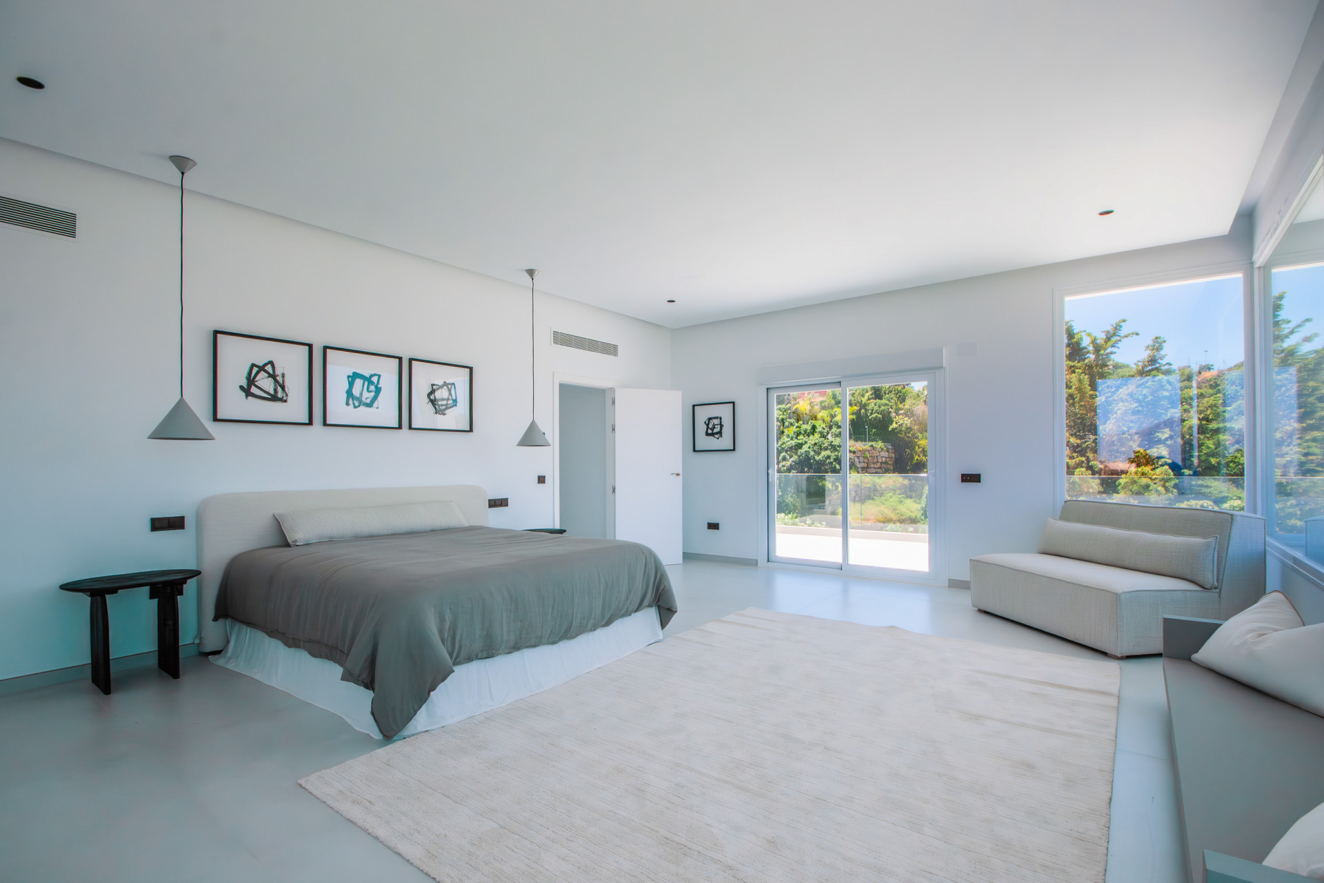 951-00009P - 4 Bedroom Villa in Marbella, Malaga