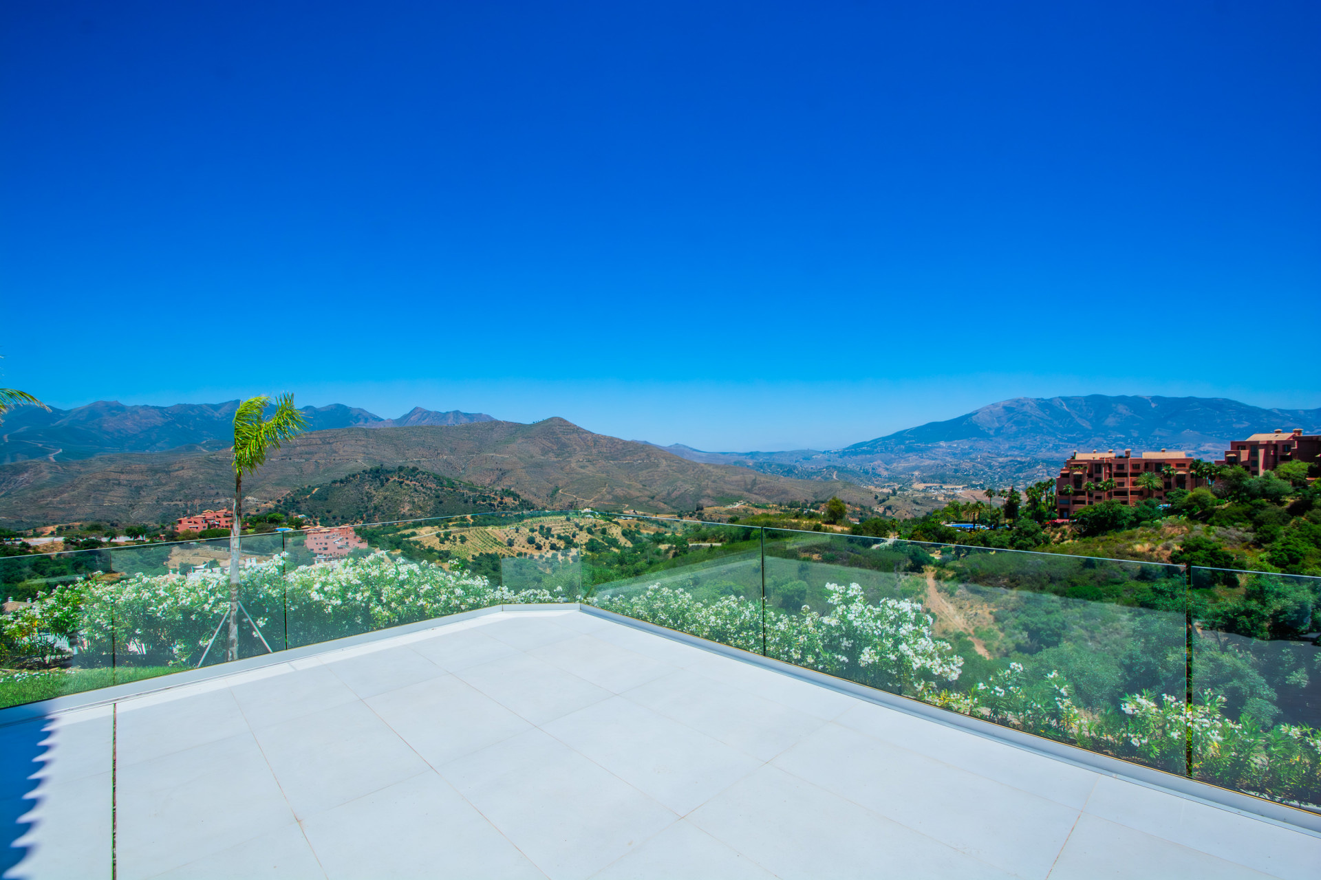 951-00009P - 4 Bedroom Villa in Marbella, Malaga
