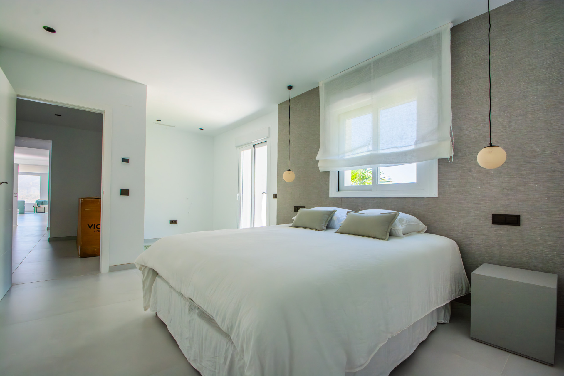 951-00009P - 4 Bedroom Villa in Marbella, Malaga