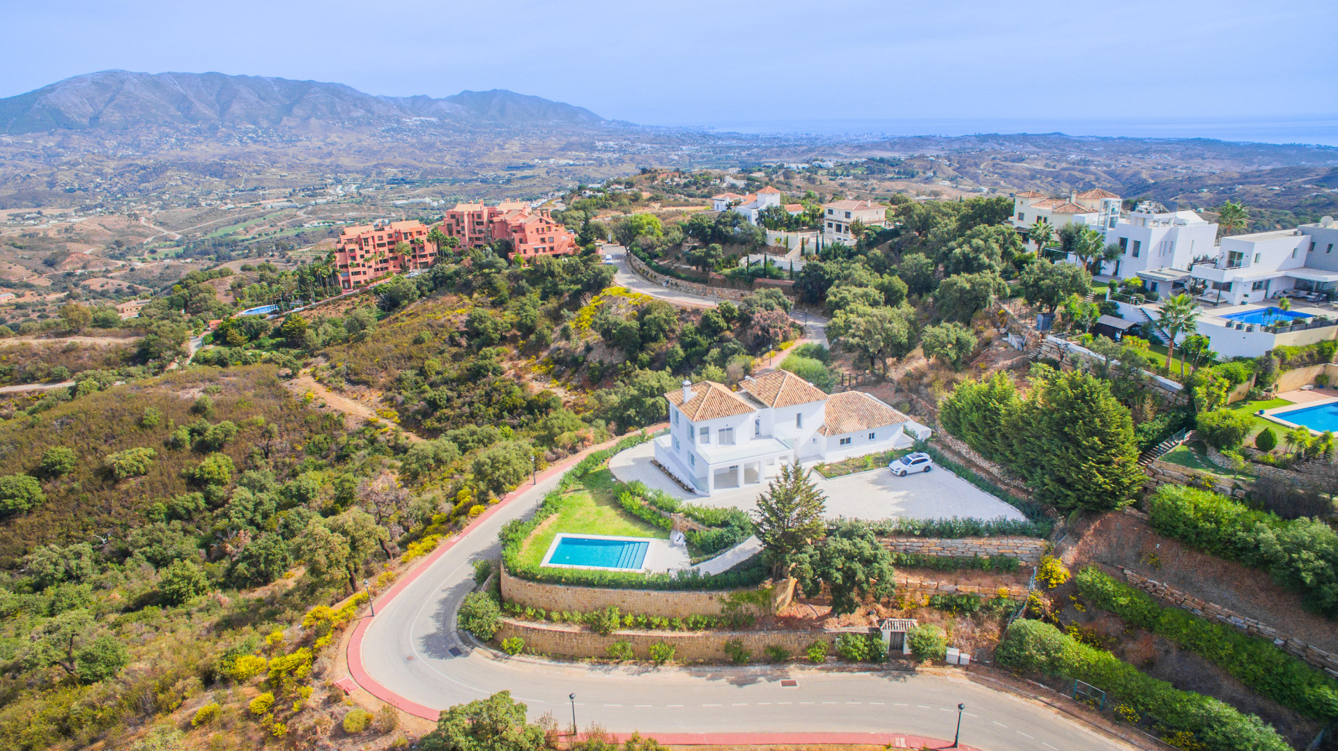 951-00009P - 4 Bedroom Villa in Marbella, Malaga
